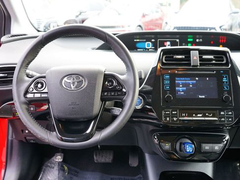 Used 2019 Toyota Prius XLE image 15