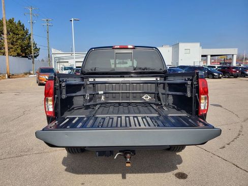 Used 2020 Nissan Frontier SV w/ Midnight Edition Floor Mats image 9