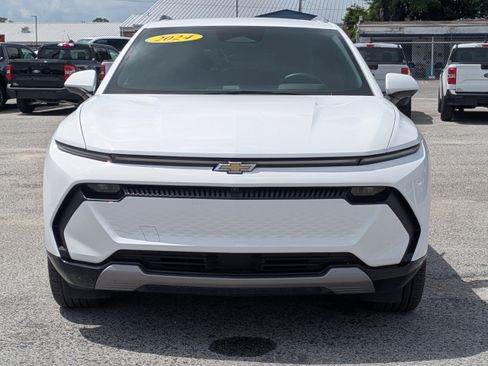 Used 2024 Chevrolet Equinox EV LT FWD image 9