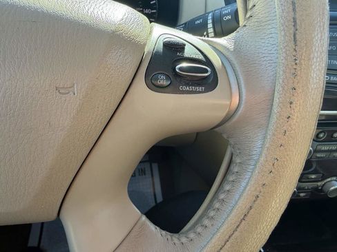 Used 2014 Nissan Pathfinder SL w/ SL Premium Package image 31