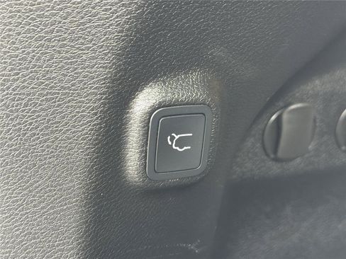 Used 2019 Jeep Cherokee High Altitude image 20