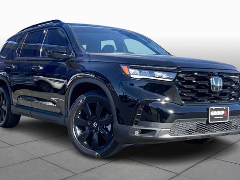 Used 2025 Honda Pilot Black Edition image 2