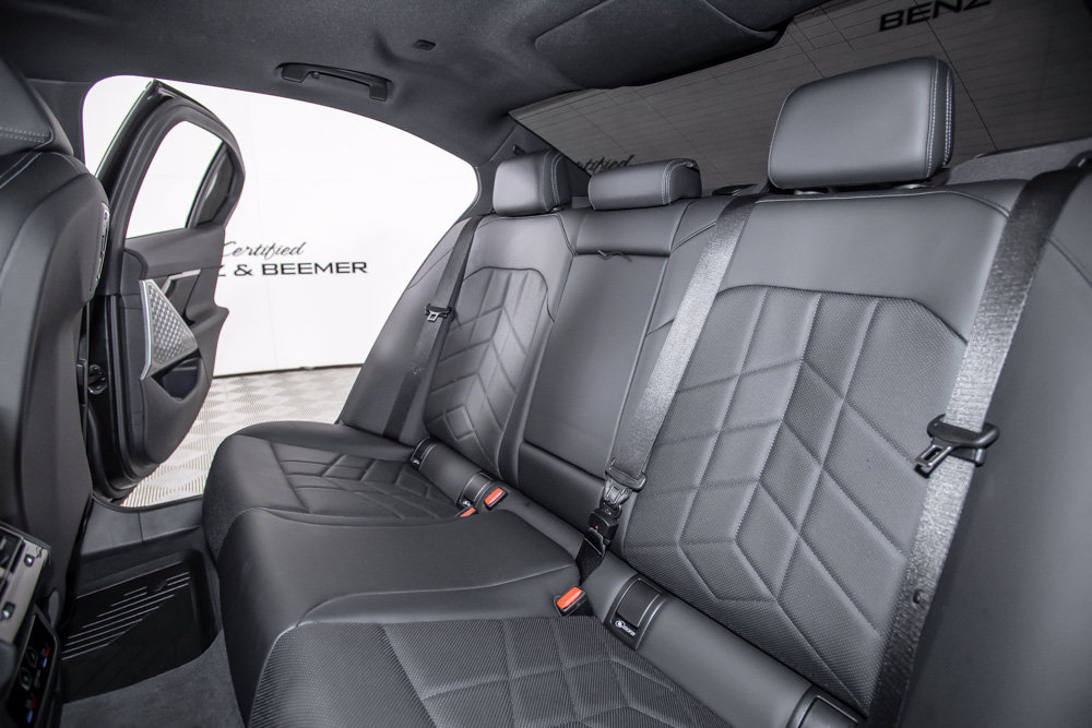 Used 2026 BMW i5 eDrive40 w/ M Sport Package RWD image 14