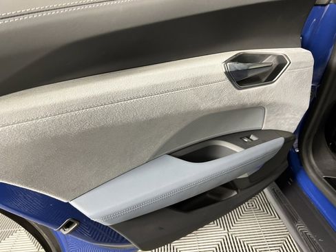 Used 2024 Audi e-tron GT Premium Plus image 31