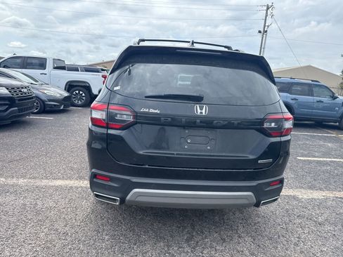 Used 2024 Honda Pilot Touring image 6
