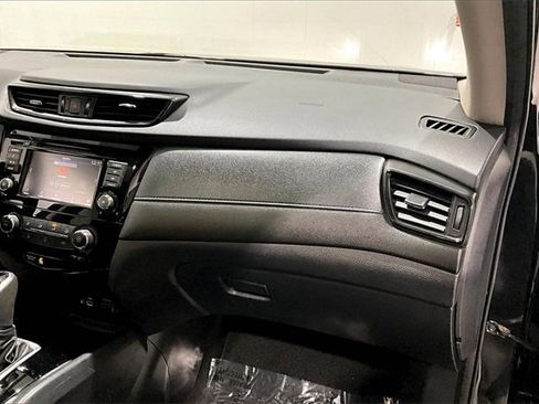 Used 2020 Nissan Rogue SL image 28