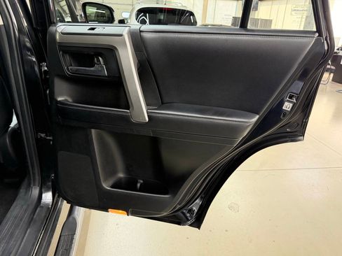 Used 2019 Toyota 4Runner SR5 Premium AWD/4WD image 15