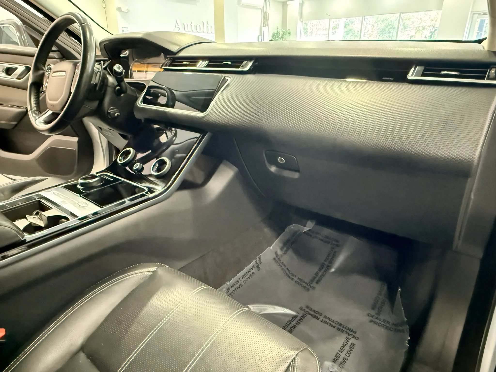 Used 2019 Land Rover Range Rover Velar S AWD/4WD image 19