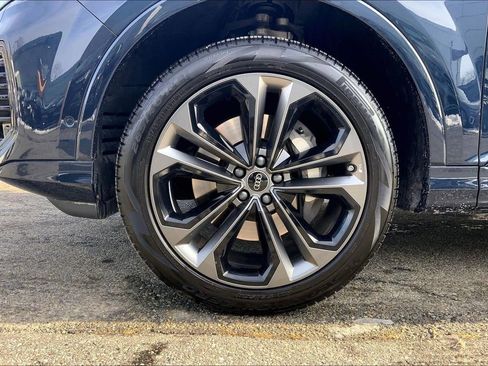 Certified 2025 Audi Q7 3.0T Premium Plus image 11