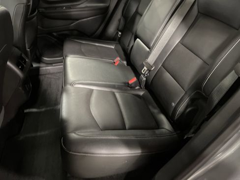 Used 2023 GMC Terrain SLT image 12