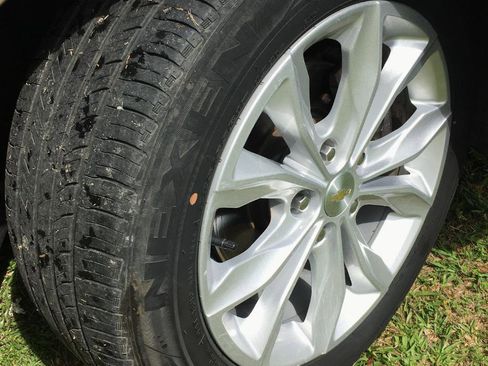 Used 2023 Chevrolet Malibu LT FWD image 9