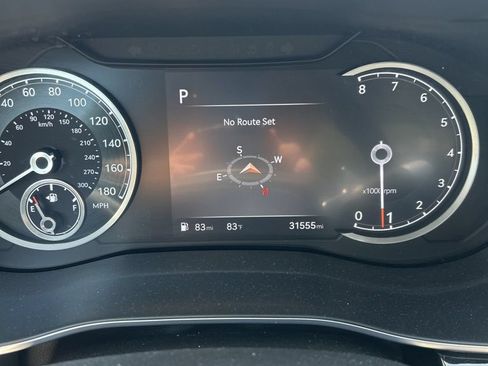 Used 2025 Genesis G70 2.5T RWD image 9