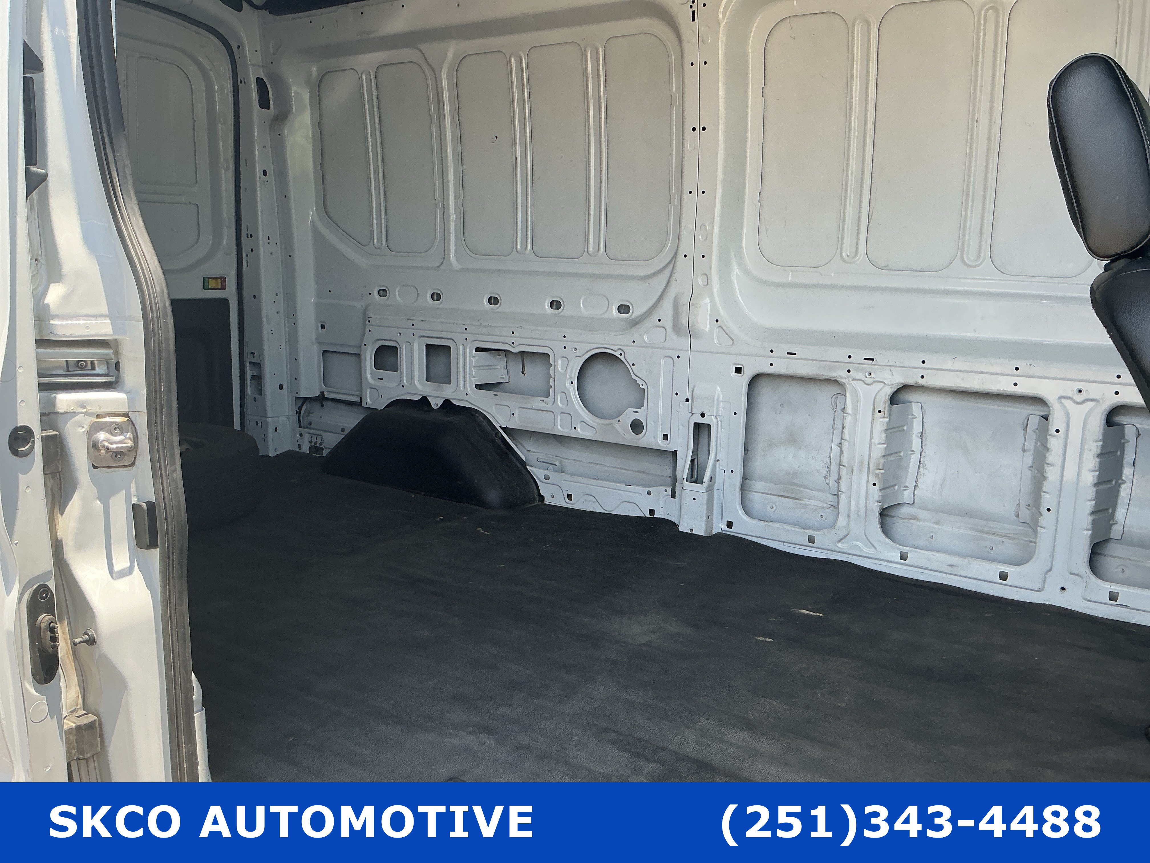 Used 2023 Ford Transit 250 Medium Roof RWD image 14