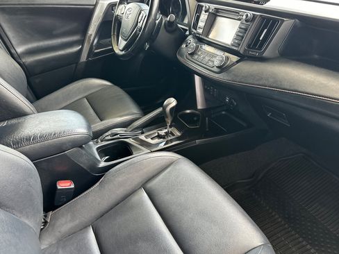 Used 2018 Toyota RAV4 SE w/ Power Extra Value Package AWD/4WD image 16