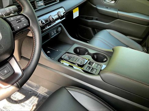 New 2025 Honda Pilot TrailSport image 14