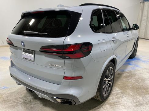 Used 2025 BMW X5 xDrive50e w/ M Sport Package image 9