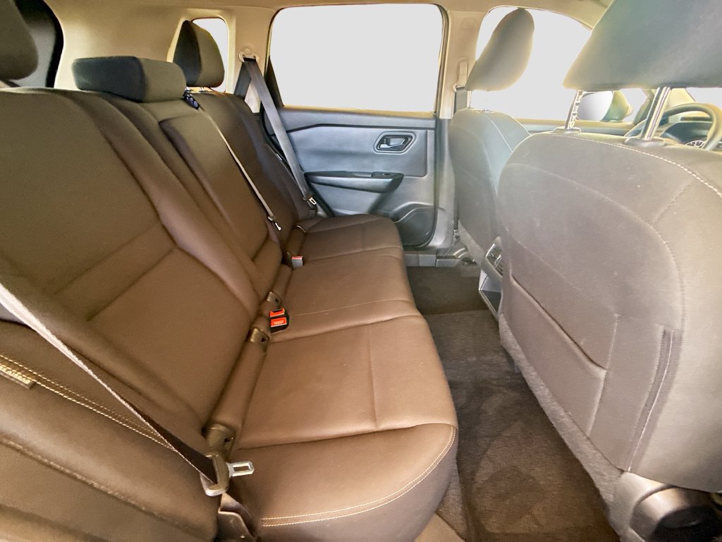 Used 2024 Nissan Rogue S AWD/4WD image 28