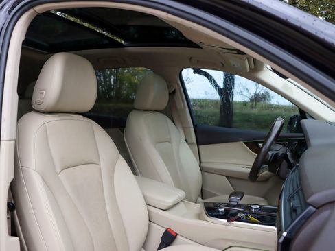 Used 2018 Audi Q7 3.0T Prestige image 25