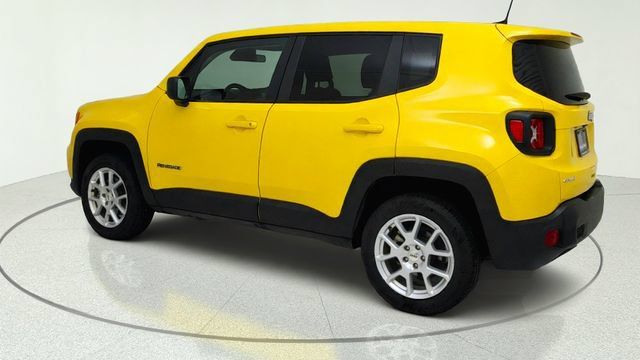 Used 2023 Jeep Renegade Latitude AWD/4WD image 3