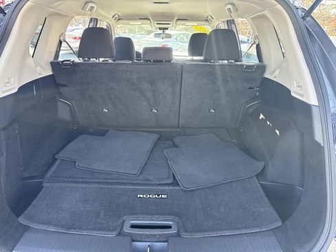 Used 2023 Nissan Rogue SV image 8