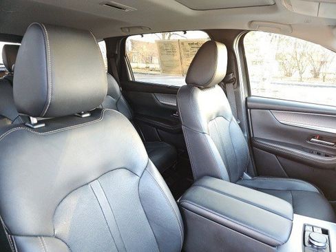 Used 2024 MAZDA CX-90 3.3 Turbo w/ Preferred Plus image 12