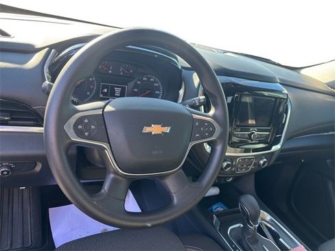 Used 2021 Chevrolet Traverse LS image 12