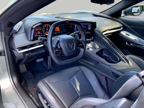 Used 2022 Chevrolet Corvette Stingray Coupe w/ 1LT RWD image 17