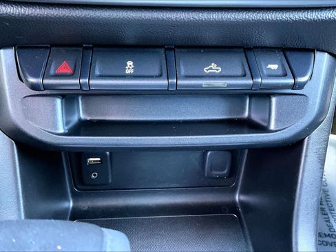 Used 2016 Chevrolet Colorado LT w/ LT Convenience Package RWD image 34