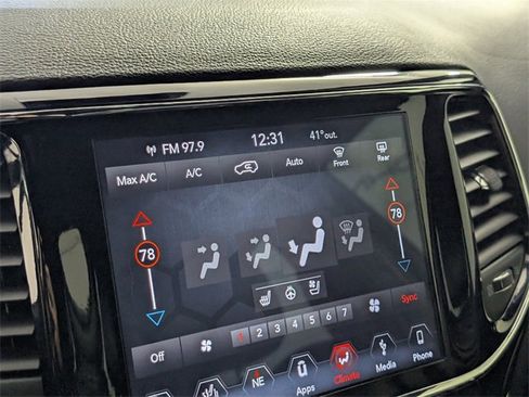 Used 2019 Jeep Grand Cherokee Trailhawk w/ Trailhawk Luxury Group image 27