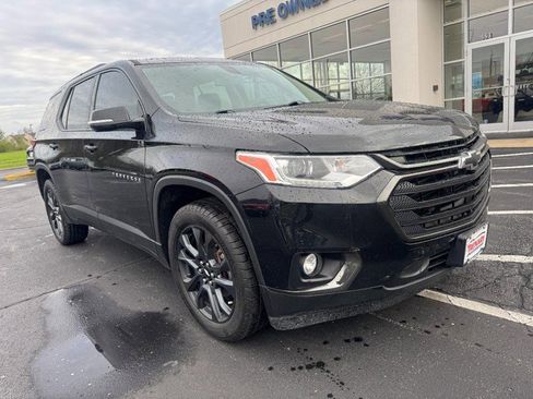Used 2018 Chevrolet Traverse RS image 2
