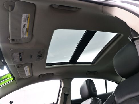 Used 2012 Buick LaCrosse Touring image 15