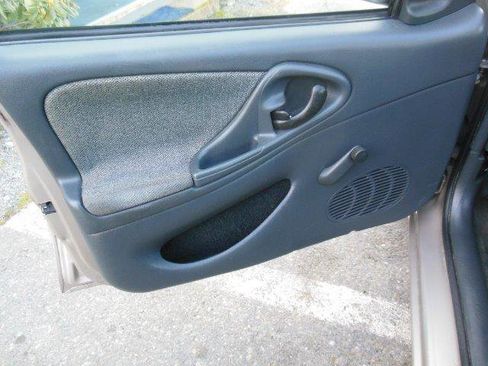 Used 2001 Chevrolet Cavalier Sedan image 12