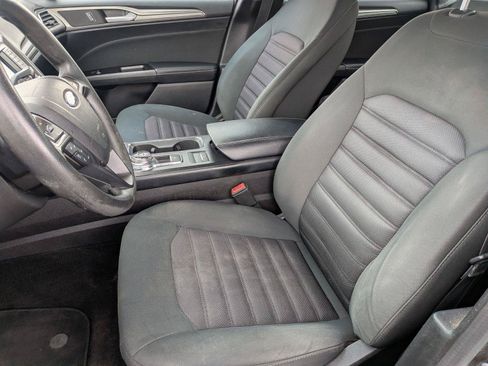 Used 2017 Ford Fusion SE FWD image 26