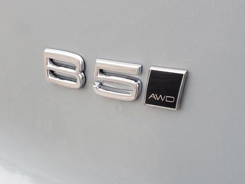 New 2026 Volvo XC40 B5 Plus w/ Protection Package Premier image 8