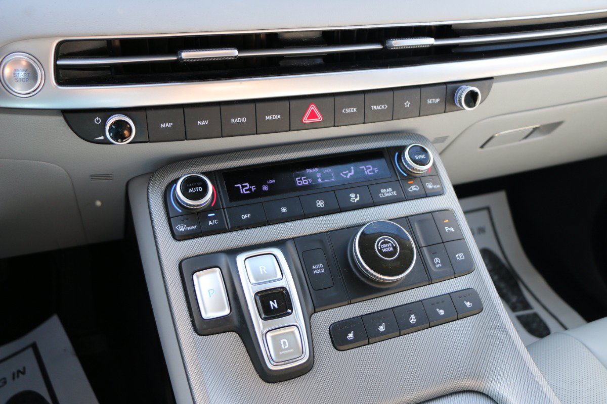 Used 2025 Hyundai Palisade SEL FWD image 24