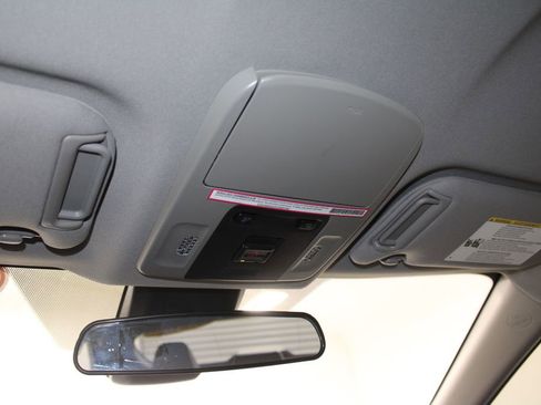 Used 2023 Toyota Camry SE image 40