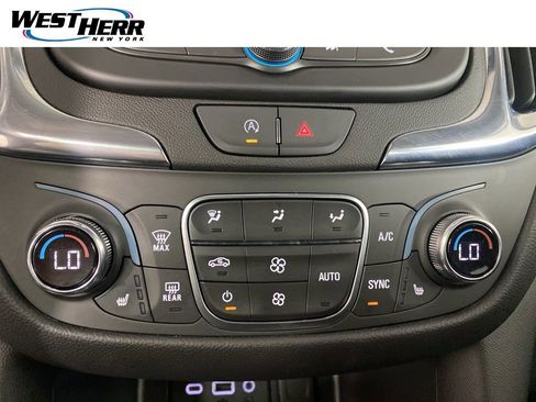 Used 2024 Chevrolet Equinox LT AWD/4WD image 5