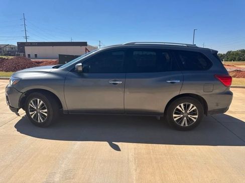 Used 2020 Nissan Pathfinder SL AWD/4WD image 9