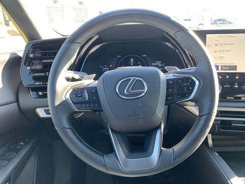 Certified 2026 Lexus RX 350h image 18