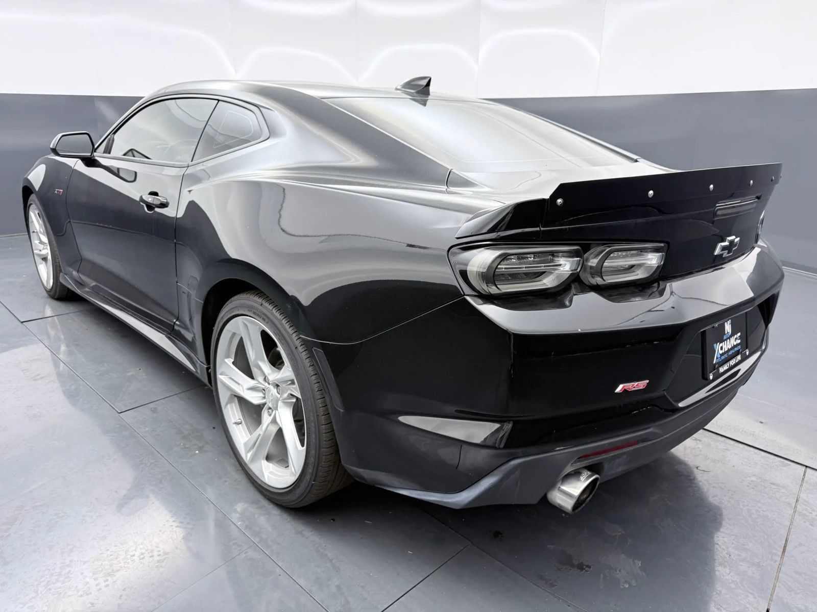 Used 2023 Chevrolet Camaro LT w/ LPO, Ground Effects Package RWD image 5