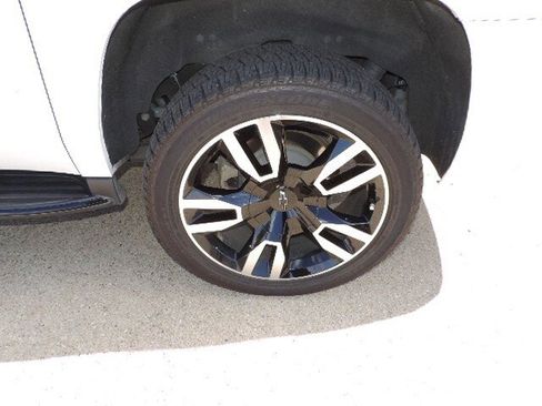 Used 2019 Chevrolet Suburban Premier image 11