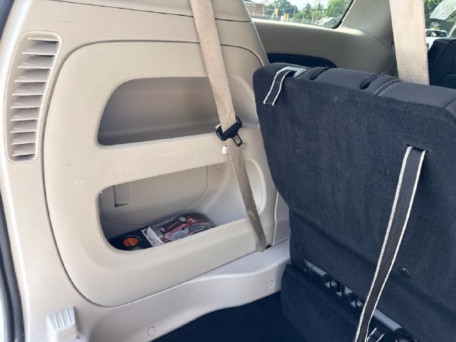 Used 2023 Chrysler Voyager LX FWD image 5