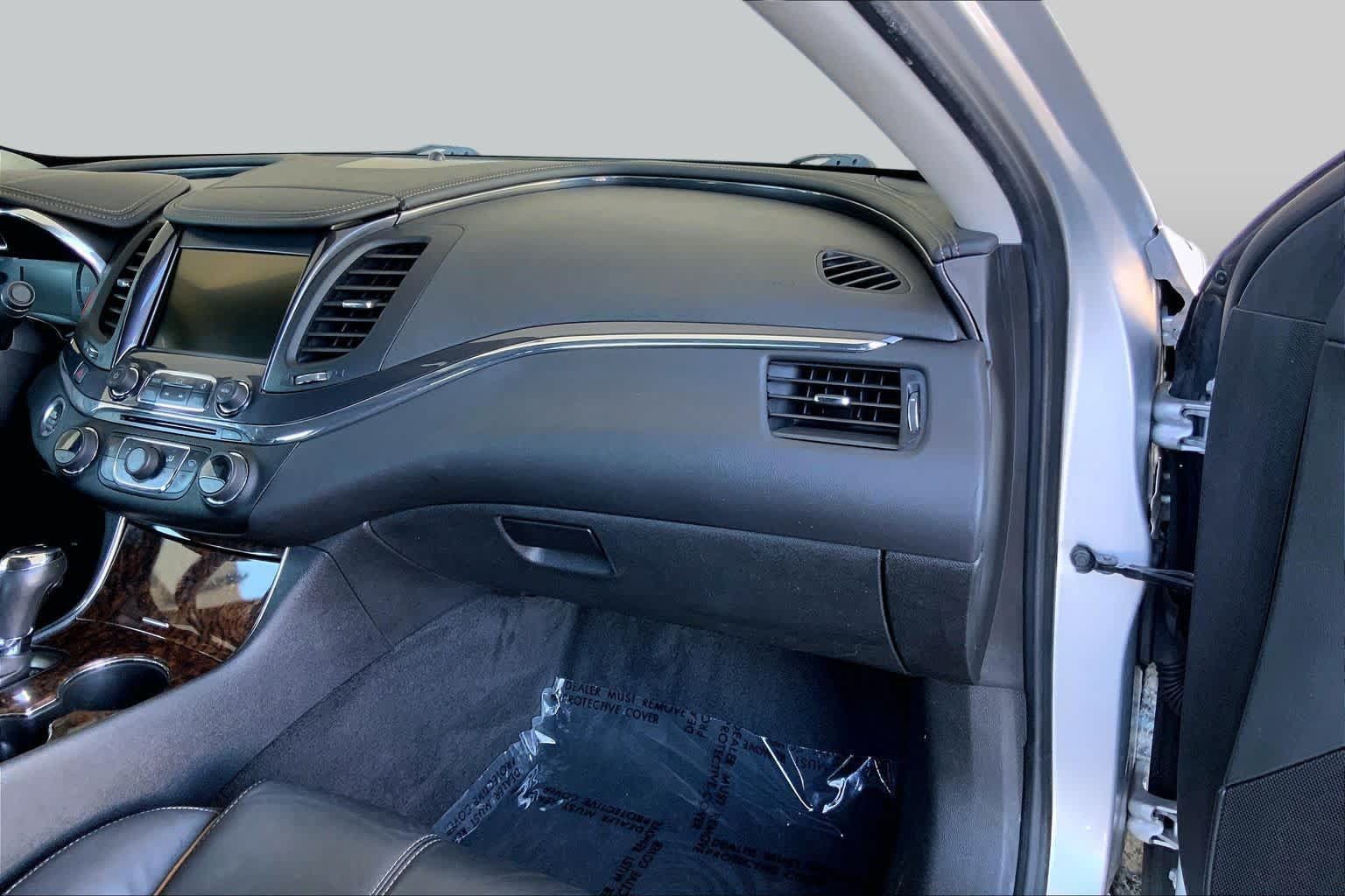 Used 2015 Chevrolet Impala LTZ FWD image 19