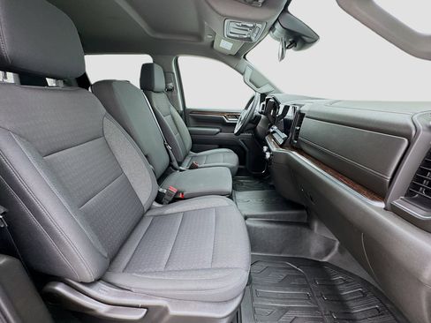 Used 2024 GMC Sierra 1500 Elevation w/ LPO, Elevation Black Package image 19