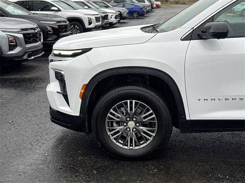 New 2026 Chevrolet Traverse LT w/ Driver Confidence Package image 40