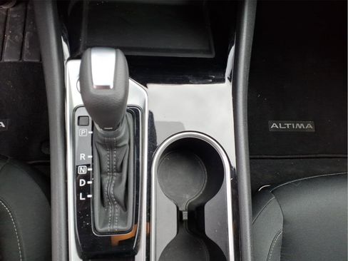 Used 2024 Nissan Altima 2.5 SV image 25