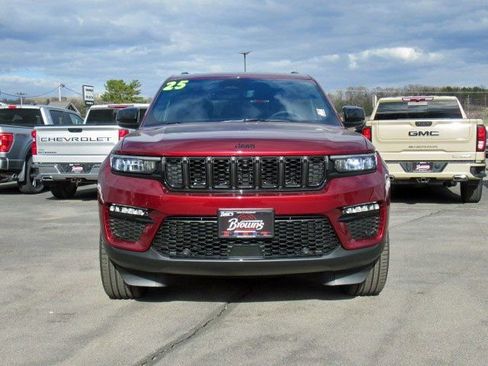 New 2025 Jeep Grand Cherokee Limited w/ Luxury Tech Group II image 10