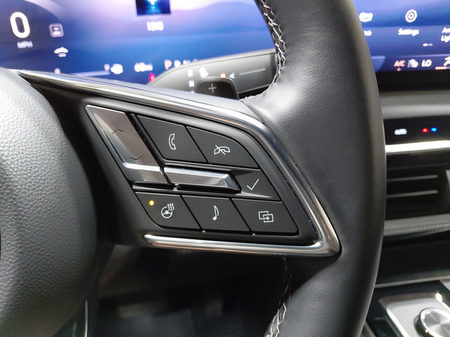 Used 2025 Buick Enclave Preferred FWD image 37