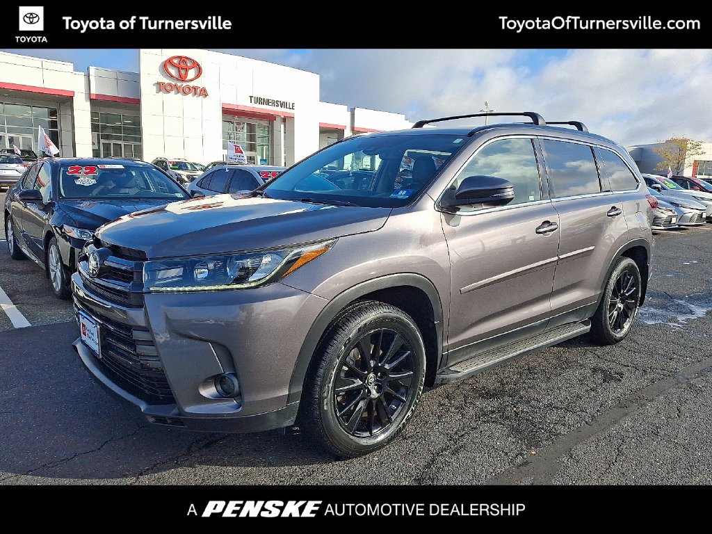 Certified 2019 Toyota Highlander SE AWD/4WD image 1