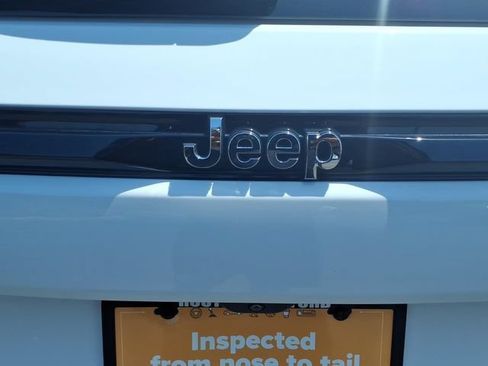 Certified 2023 Jeep Grand Cherokee Overland w/ Luxury Tech Group IV AWD/4WD image 14